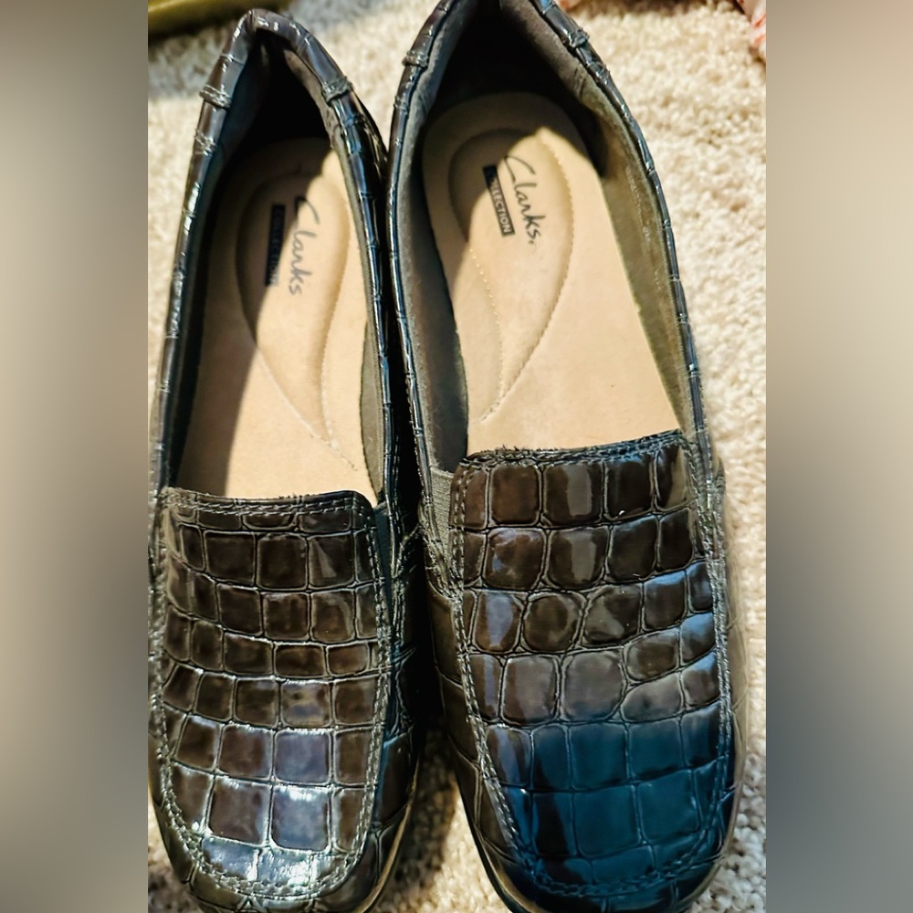 Clarks Collection Womens Brown Croc Embossed Loafer Flats Shoes Size‎ 6.5M
